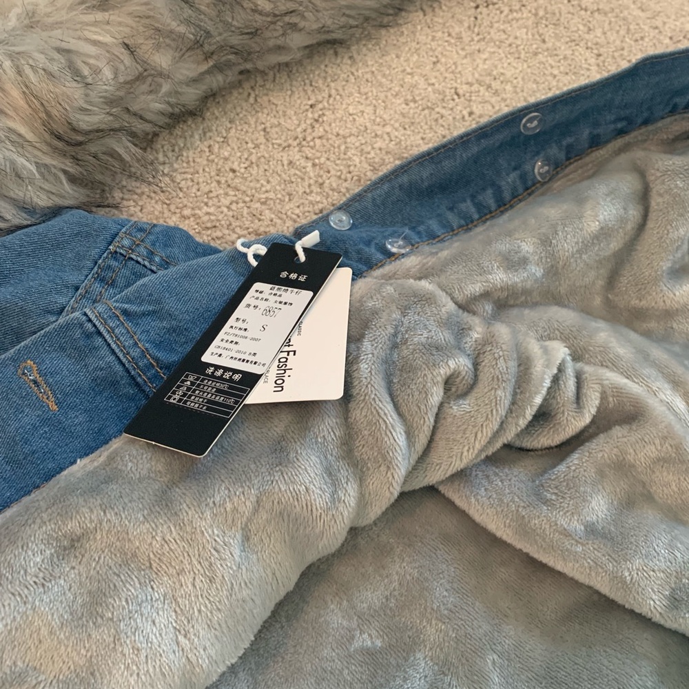Women’s Spring/Winder Denim Jacket - Picture 4 of 4